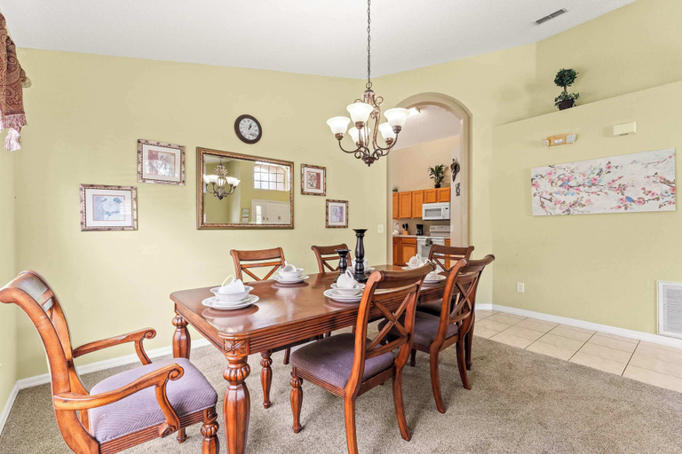 Dining 2, Tropical Oasis on Hypolita, Polk