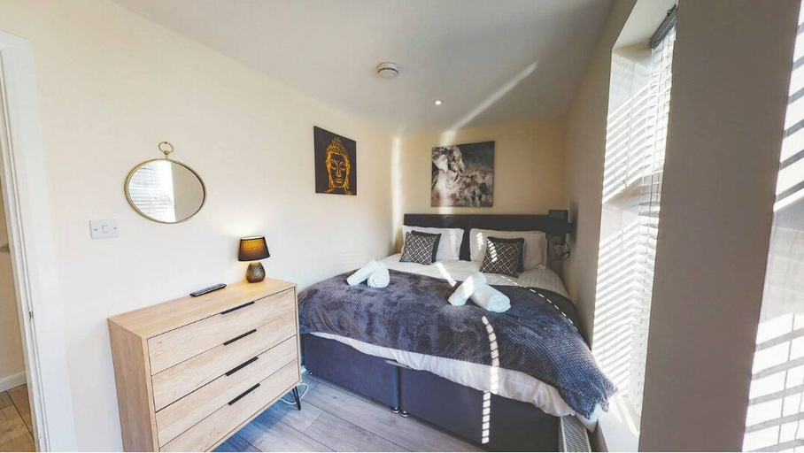 Room 2, 46 Lord Street, Cheshire East