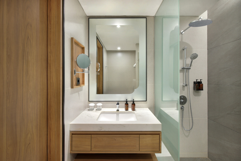 Bathroom 4, Grand Mercure Batam Centre, Batam