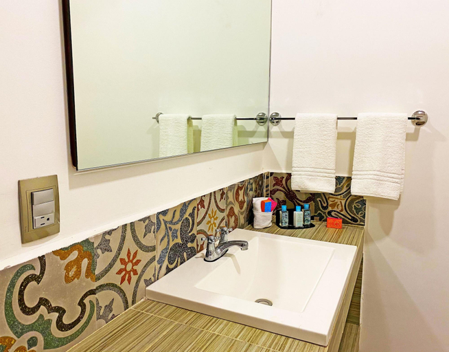 Bathroom 4, Parral 14 Boutique Hotel, Mexico City