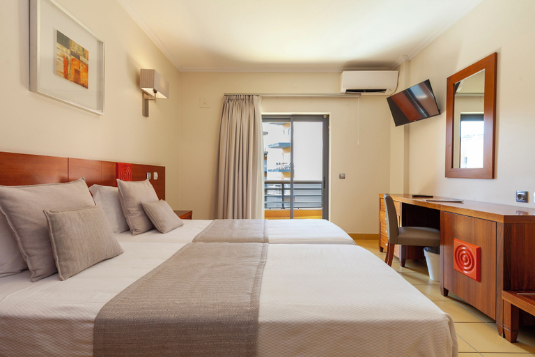 Bedroom 3, Hotel Praia Sol, Loulé