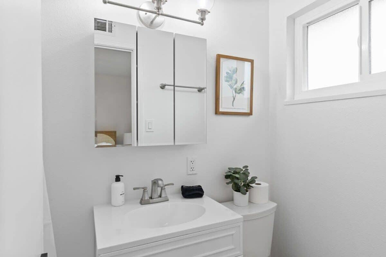 Bathroom 3, @ Marbella Lane - Modern 3broasis 15-min to Levi's, Santa Clara