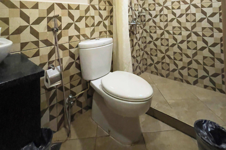 Bathroom 5, Tagaytay Hotel SixB, Tagaytay City