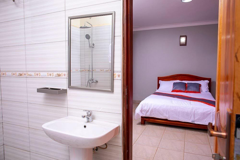 Bathroom, Karay Apartments, Jinja