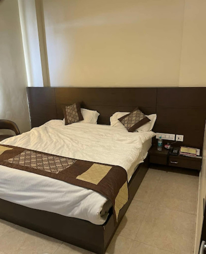 Room 4, Hotel Sapphire Inn Siwan With AC Room, Siwan