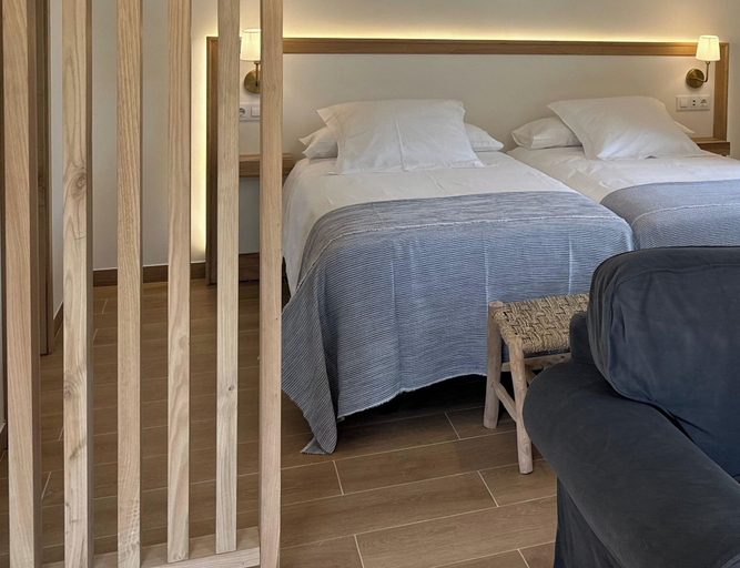 Room 3, ARENAS SUITES APARTAMENTOS, Cantabria