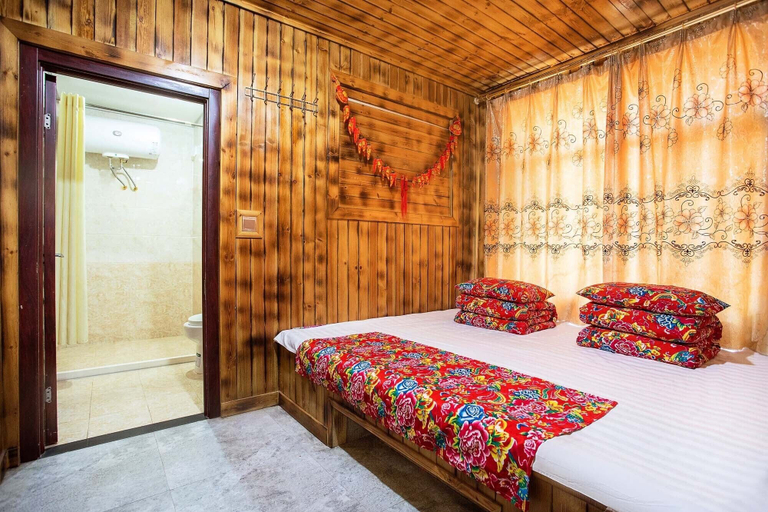 Room 2, Xuegu Xinfu Guest House, Harbin