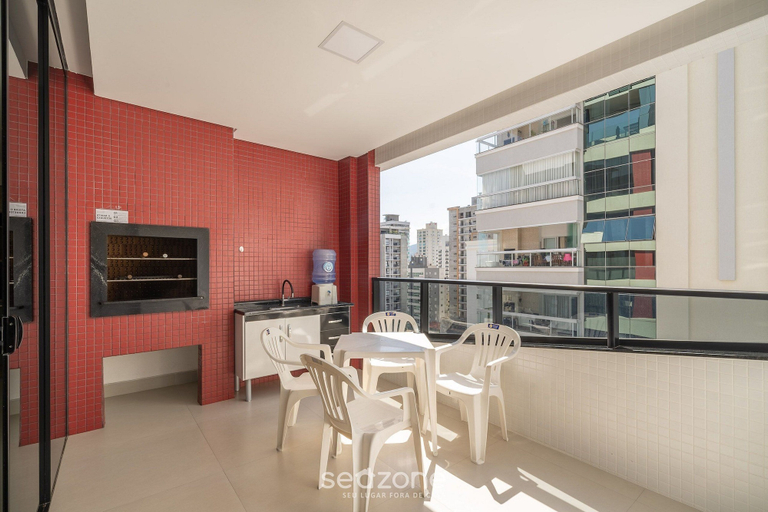 Outdoor dining, Apto 2Q c/ churrasq. 500m da Meia Praia ROT1001, Itapema