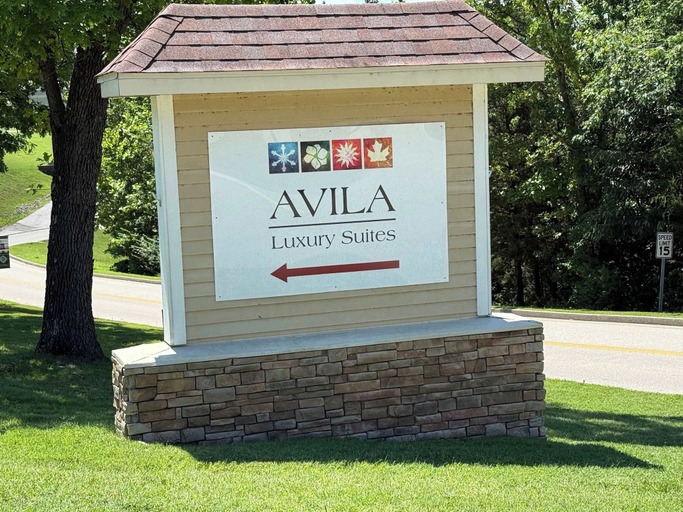 Property grounds 3, Avila Serenity Suites - For 6, Camden