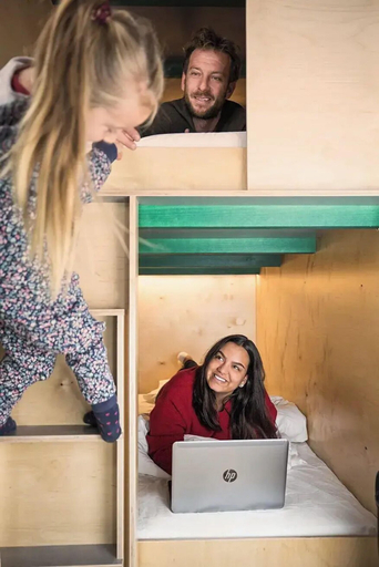 Room 3, Green Marmot Capsule Hotel Geneva, Genève