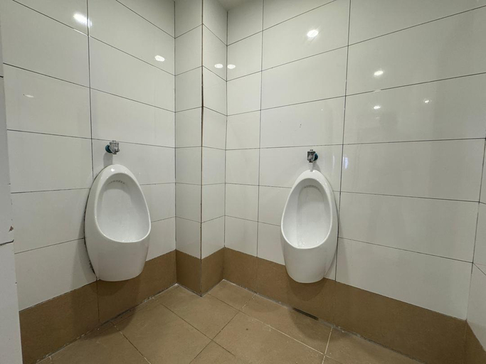 Bathroom 2, Swing & Pillows @ CIQ Johor Bahru, Johor Bahru