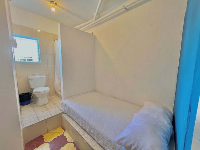 Room 4, Hostal Urban, ZONA 5