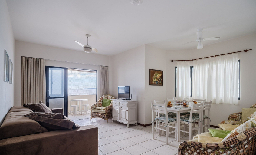 Living area 4, 3BR Beachfront apt w/ BBQ Rsl0502, Itapema