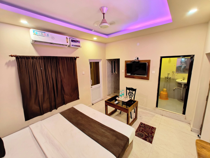 Room 3, Premium Hotel G.S Palace Lucknow, Lucknow