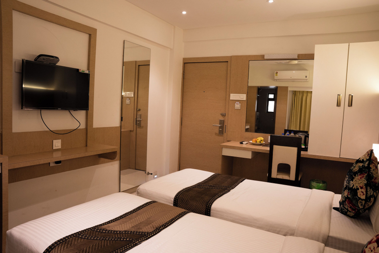 Others 5, Gold Crest Business Hotel, Thane