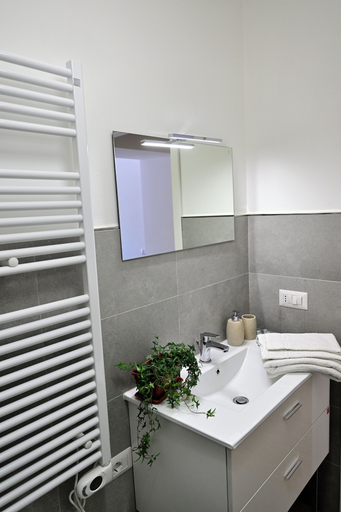 Bathroom 4, At Home Colosseo, Rome