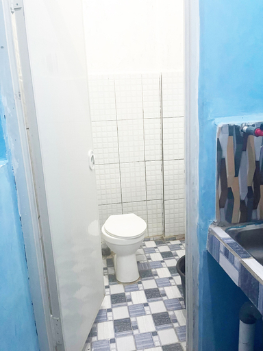 Bathroom 5, ZELLA KOST & HOMESTAY, West Manggarai