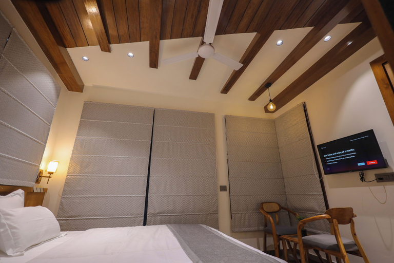 Room 5, Narayana Homes, Mathura