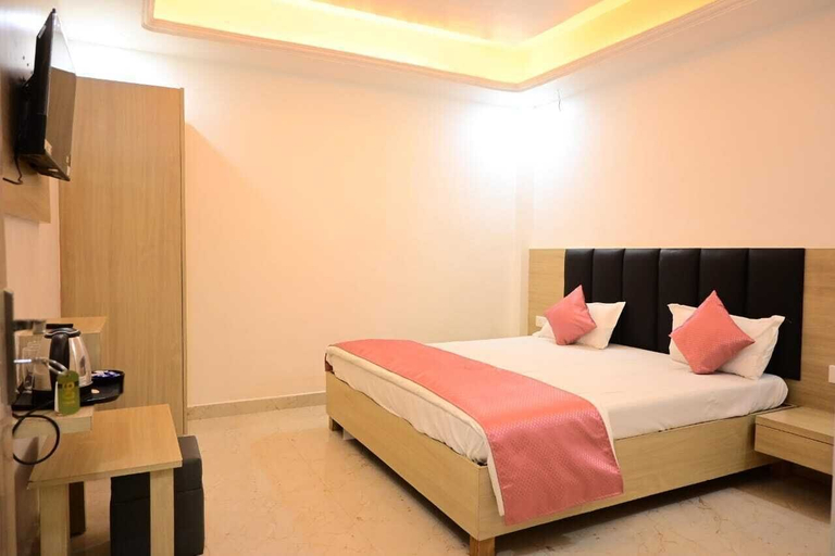 Room 3, Hotel Kanha Inn, Faizabad