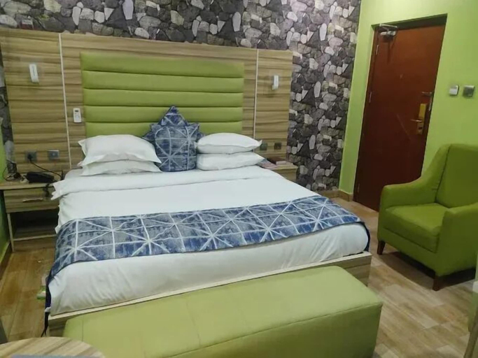 Bedroom 2, Mozida Suites, Ungogo