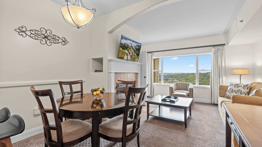 Interior 2, Avila Serenity Suites - For 6, Camden