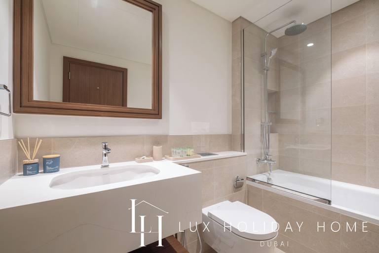 Bathroom 2, LUX The Palace Residence Suite 2, Dubai