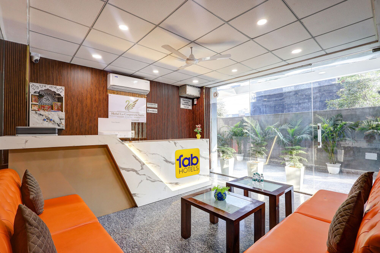 Reception 5, Fabhotel La Corporate Suite, Gautam Buddha Nagar