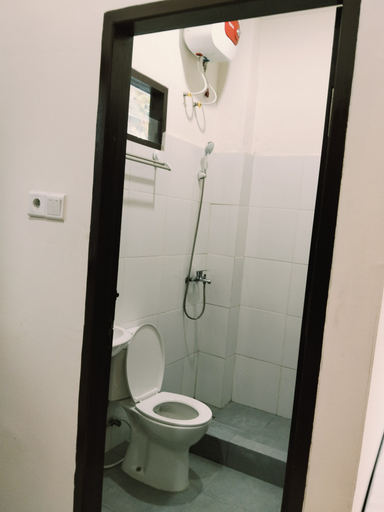 Bathroom 5, Famili Kost, Balikpapan