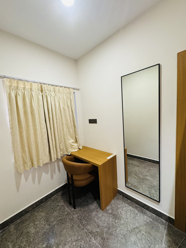 Room 4, Shreshtam Apart Hotel Kondapur, Hyderabad