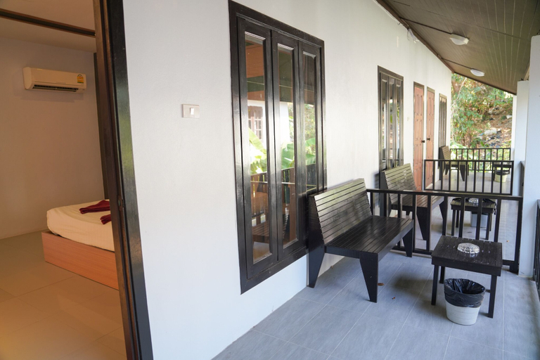 Others 5, Tok Little Hut, Muang Rayong