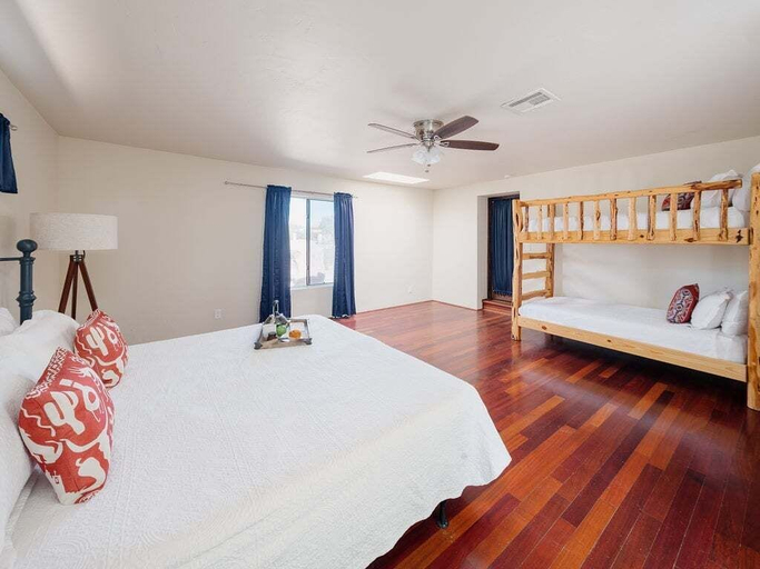 Interior 2, Bed Rock Desert -pool Heat Available - Spring Break, Maricopa