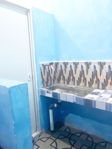 Bathroom 4, ZELLA KOST & HOMESTAY, West Manggarai