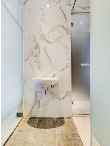 Bathroom 2, OYO 94728 Isleep Ciwalk, Bandung