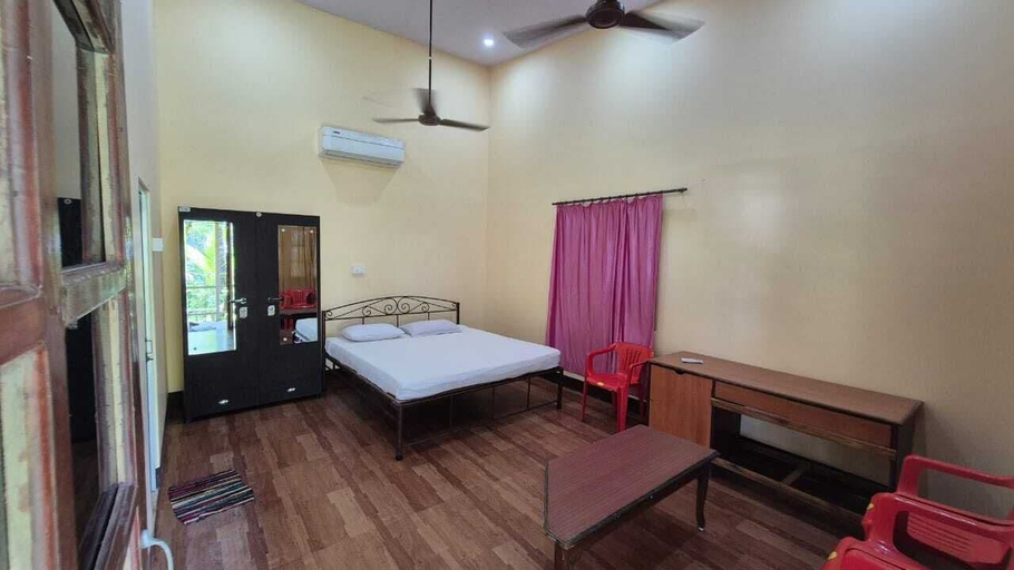 Room 3, Furtados Beach Cottages, South Goa