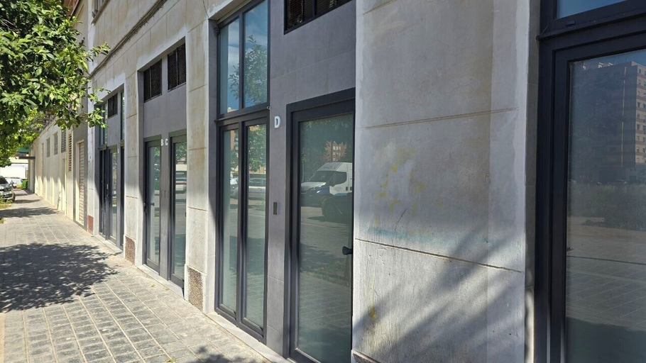 Exterior, Legacy Modern Suits, Valencia