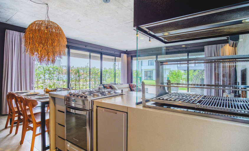 Private kitchen 5, Modern House With Pool Next to Surfland Roi00, Garopaba