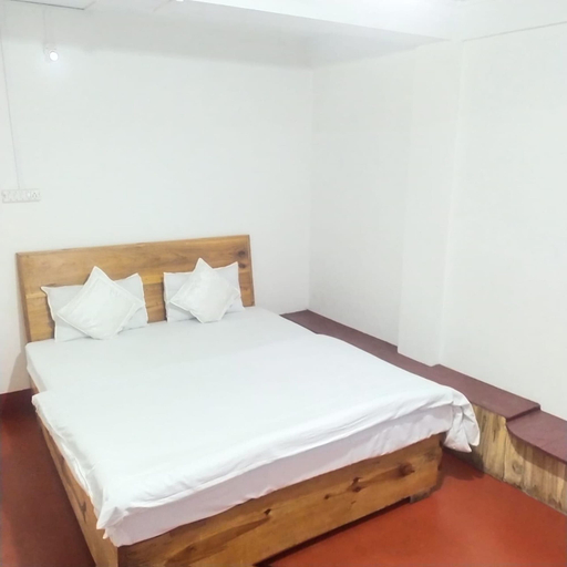 Room 4, New Shilong Guest house Travellers Point, East Khasi Hills