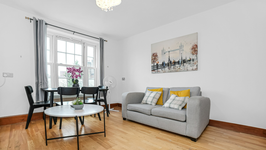 Others 4, Exclusive 2 Bedroom Flat near Vauxhall Station!, London