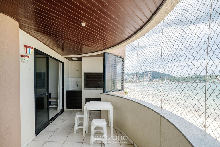 Outdoor dining, 3BR Beachfront apt w/ BBQ Rsl0502, Itapema