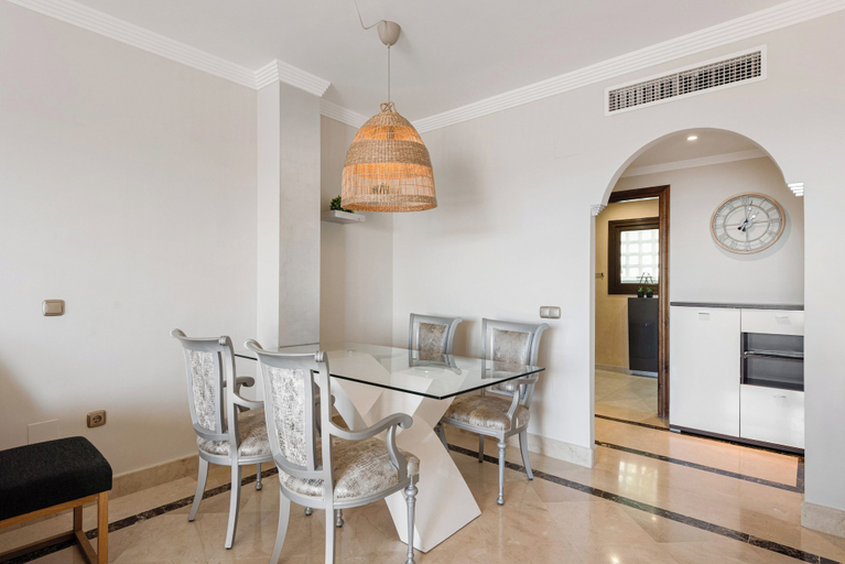 Others 3, Incredible Apartment With sea Views and Balcony, Málaga