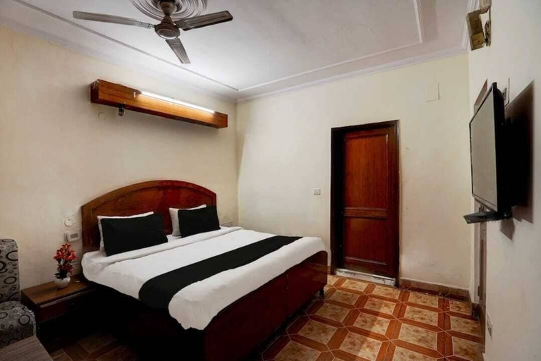Bathroom 5, hotel sunrise, Gautam Buddha Nagar