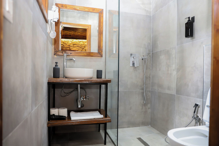 Bathroom 4, Oda e Gurit Boutique Hotel, Beratit