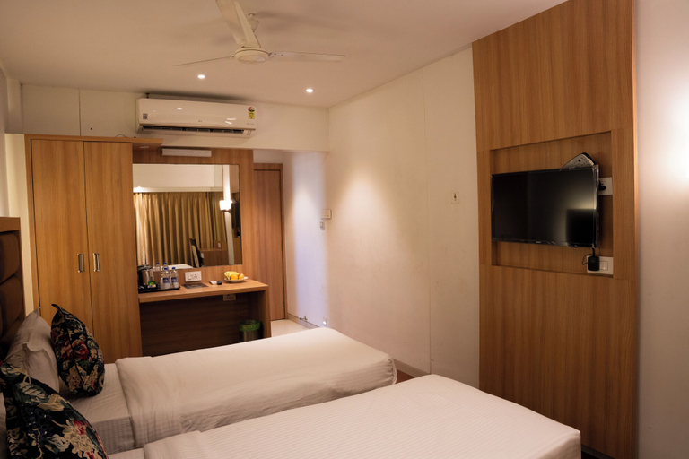 Others 4, Gold Crest Business Hotel, Thane