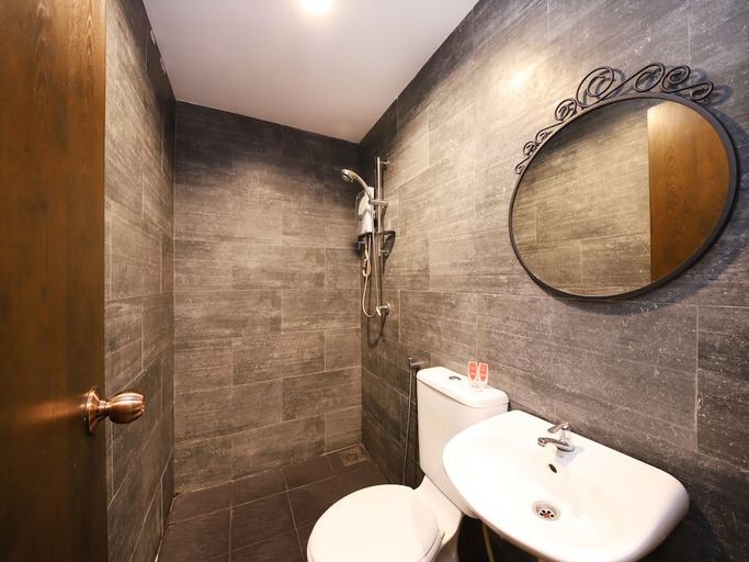 Bathroom 5, Hotel O Madras, Kuala Lumpur