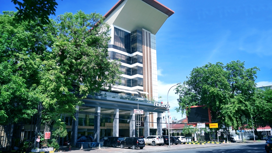 Horison Ultima Makassar, Maros