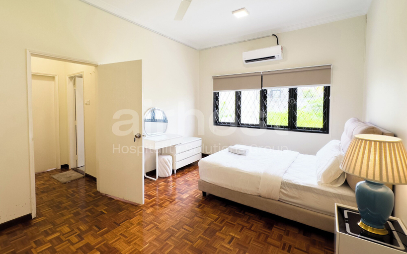 Room 5, Damansara Heights Luxury Villa with Pool, Kuala Lumpur