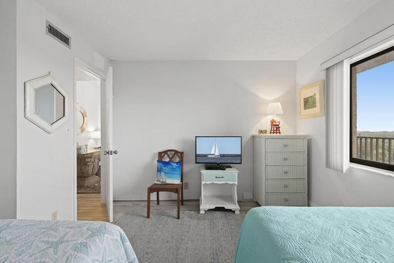 Room 3, Moontide B103, Volusia