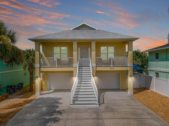 Exterior 5, Close Enough, Volusia