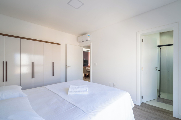 Room 5, Apto 2Q c/ churrasq. 500m da Meia Praia ROT1001, Itapema