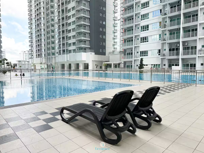Others 2, Razak City Residences Block A4 by Favspace, Kuala Lumpur